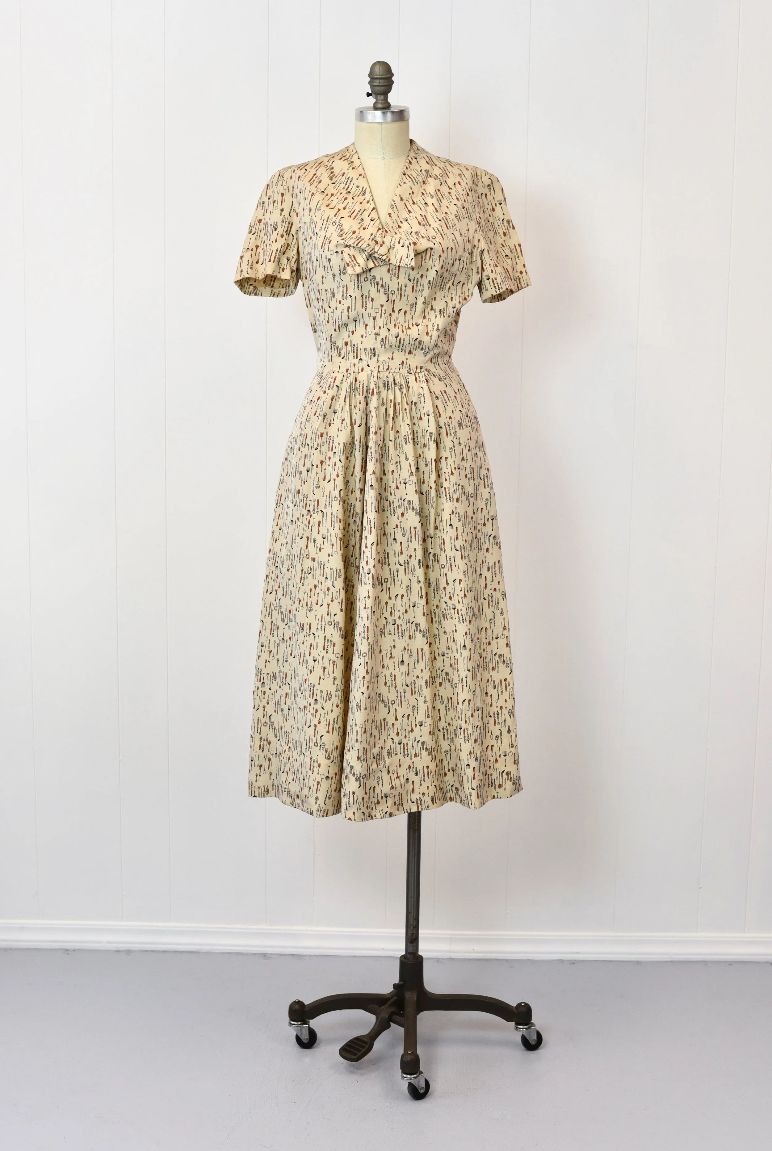 1940s 1950s Novelty Print Kitchenware Day Dress Canned Ham Vintage